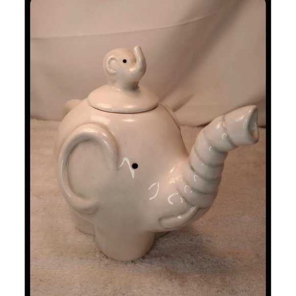 White Elephant Teapot Collectable - Picture 7 of 7